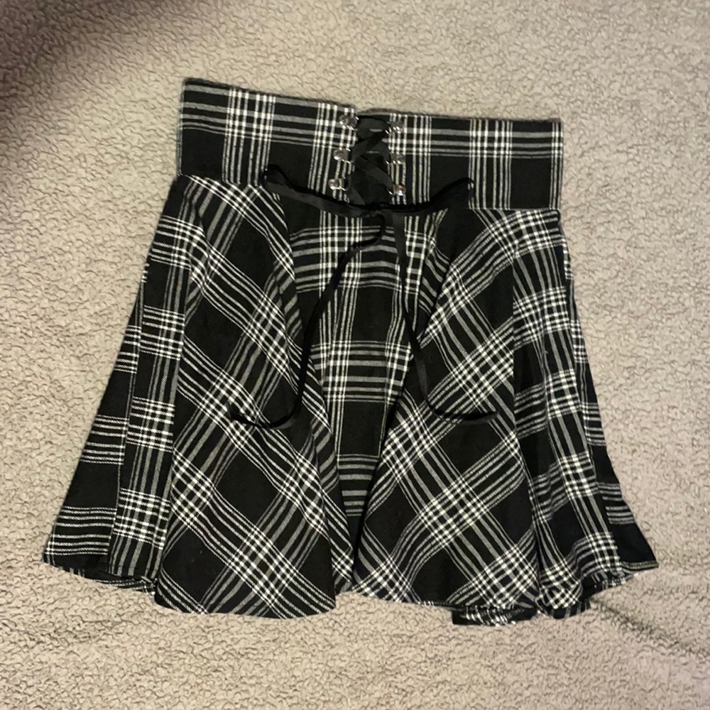 ROMWE, Medium, Black and White Skirt